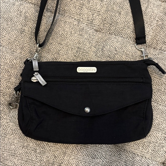 Baggallini crossbody bag - Picture 2 of 6